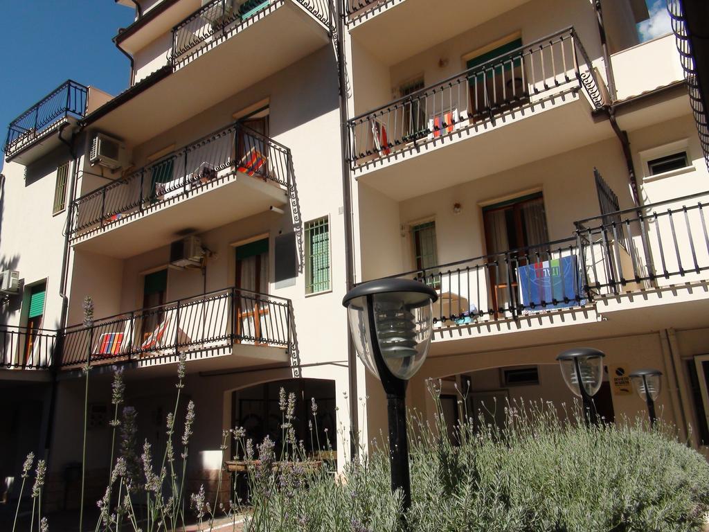 Residence Oleandro 皮特拉利古 外观 照片